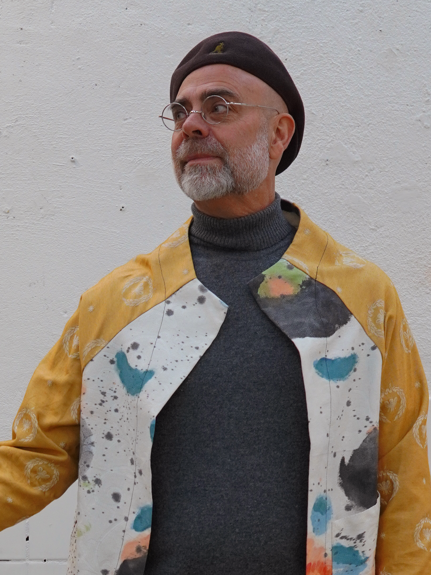 Add new design - Skjortrock: Originalmålad textil + guldärmar