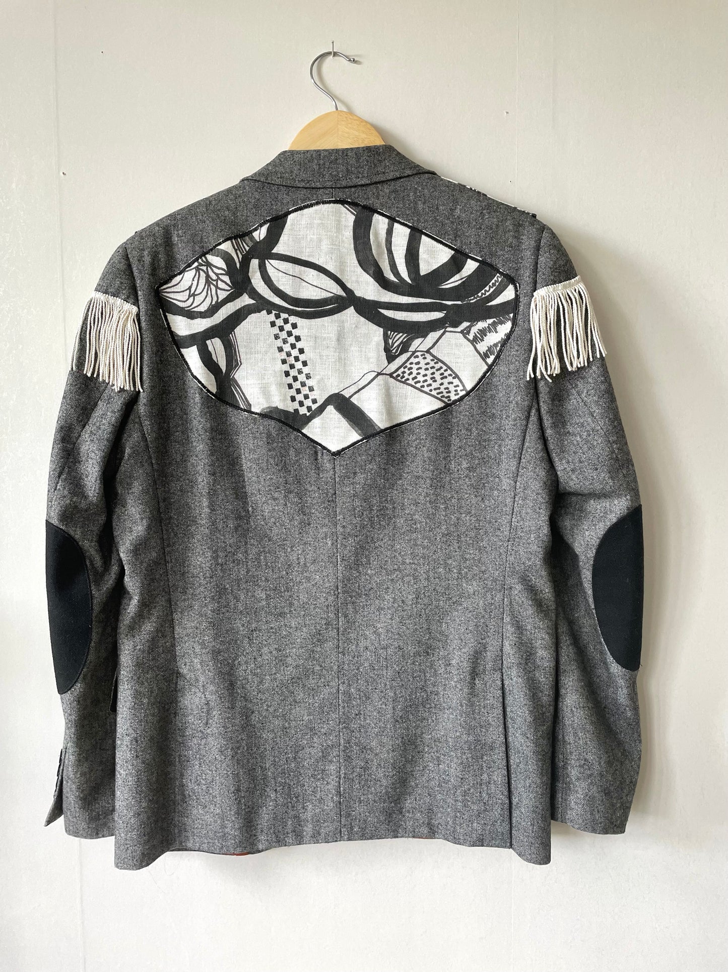 Add new design - Herrkavaj + emblem stl M