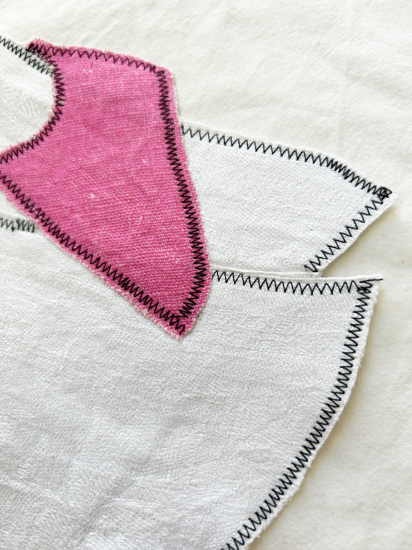 Textilkollage - linneduk + pink