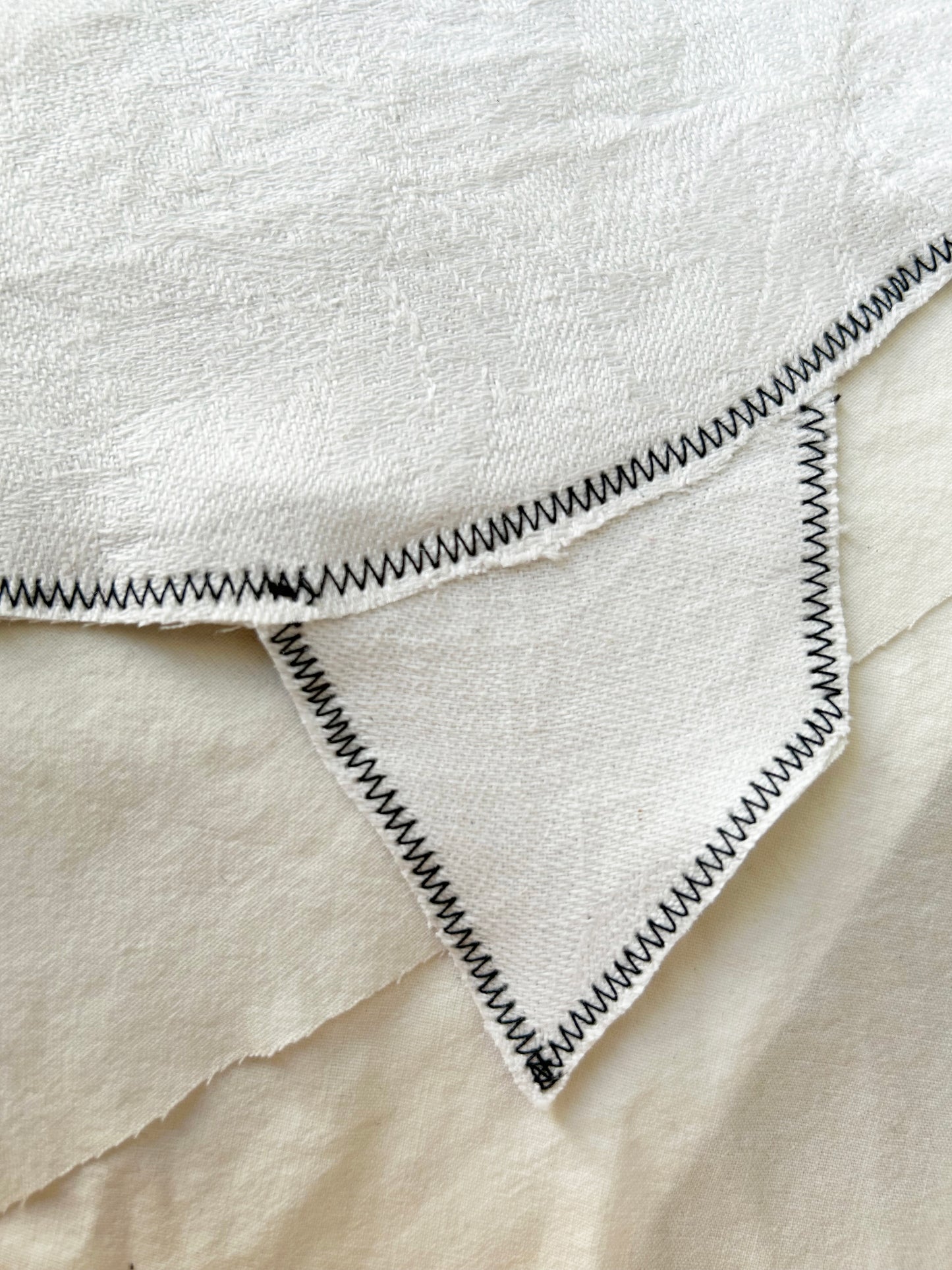 Textilkollage - linneduk + pink