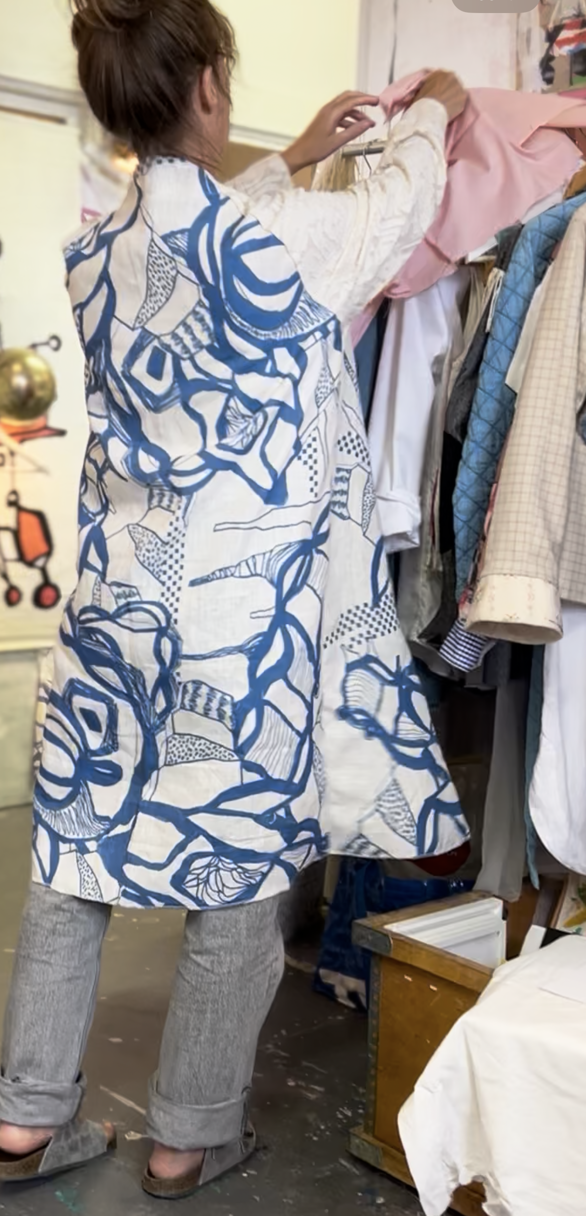 SOLD - Add new design - Skjortrock: Blommor & Broar Blue + ljust vintagetyg