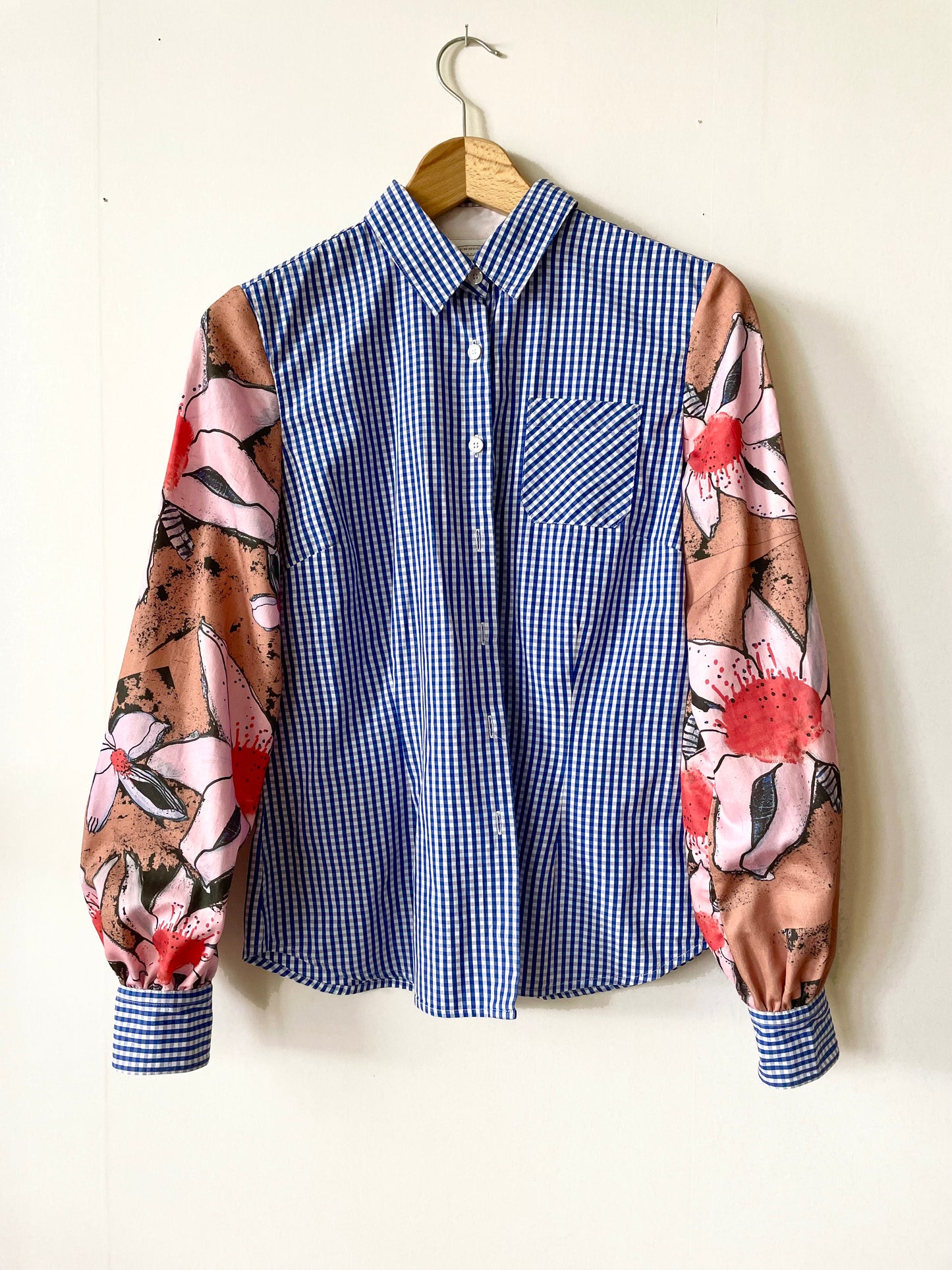 Add new design - Skjorta + skiftad ärm stl S