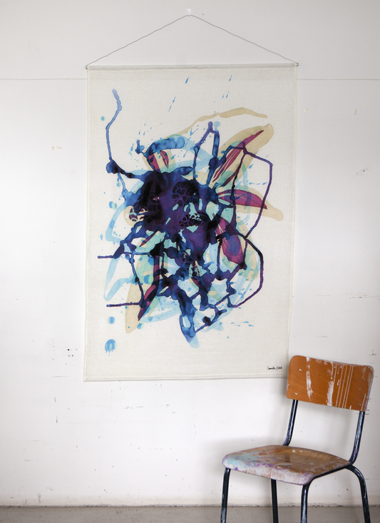 Väggtextil Wet Flower Blue